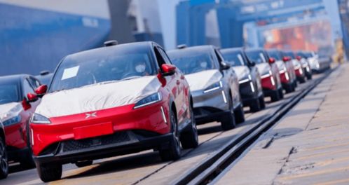 二次上市 改老款 發(fā)新車,小鵬汽車為何這么 急